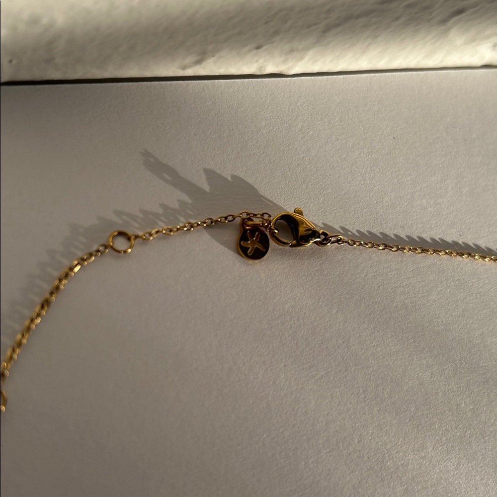 Gold and White Pendant Necklace - Picture 3 of 4